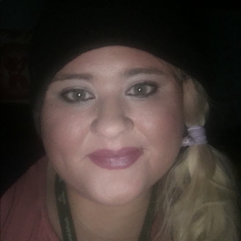 Meet your Posher, Leeann